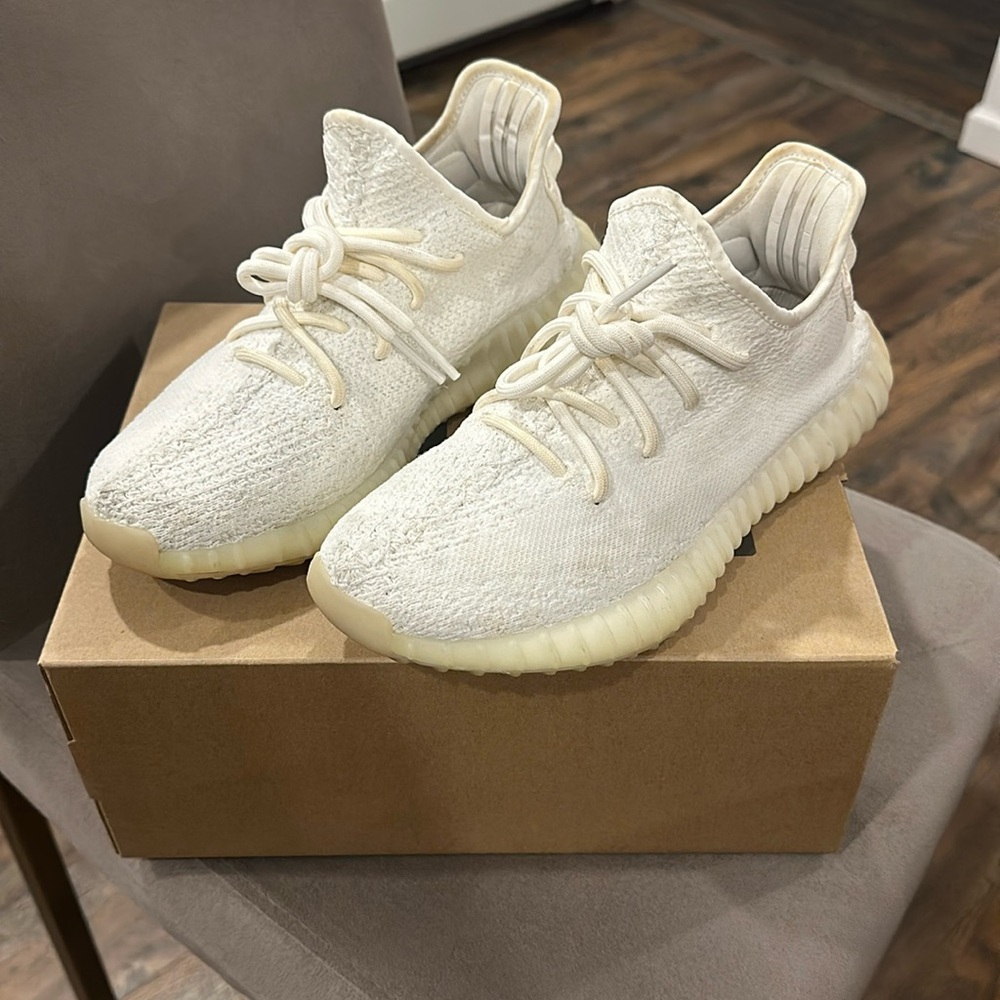 YEEZY BOOST 350 v2